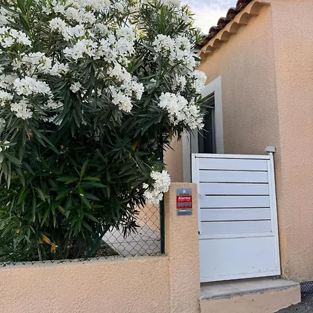 Villa 3 Bedroom House With Pool *