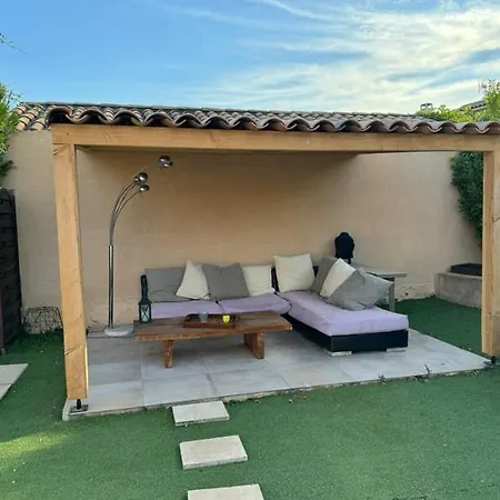 Villa 3 Bedroom House With Pool Villeneuve